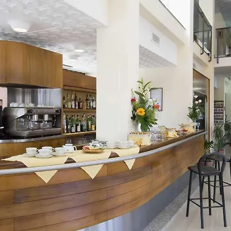Hotel Hr-2