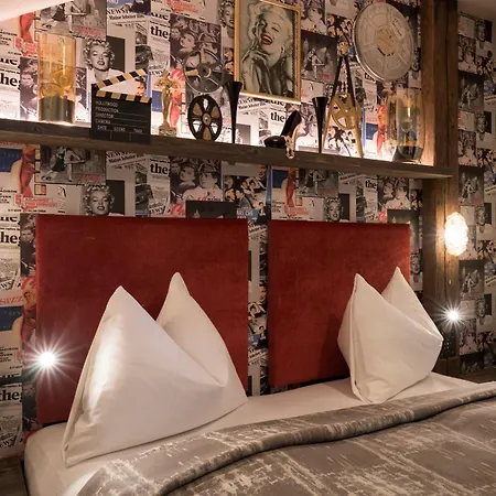 Boutique Hotel im Auracher Löchl-2