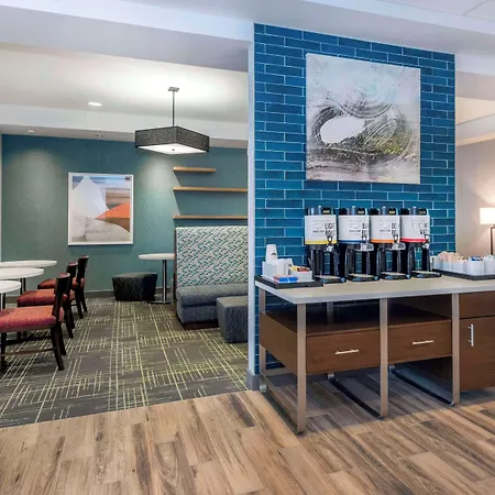 Hampton Inn & Suites Burlington-3
