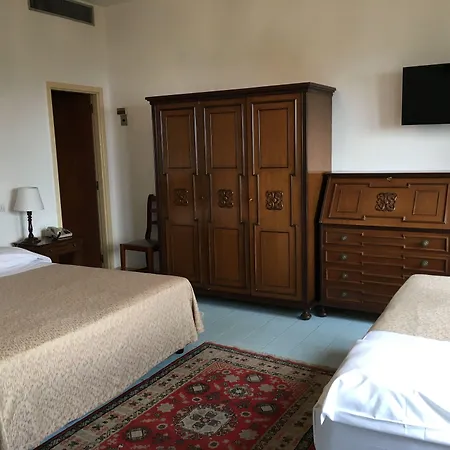 Hotel Mediterranée-2