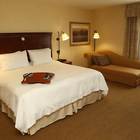Hampton Inn & Suites Burlington-3