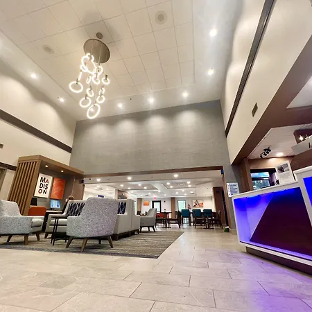 Holiday Inn Express Madison-3