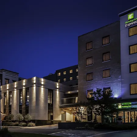 Holiday Inn Express Dublin-Airport By Ihg-3