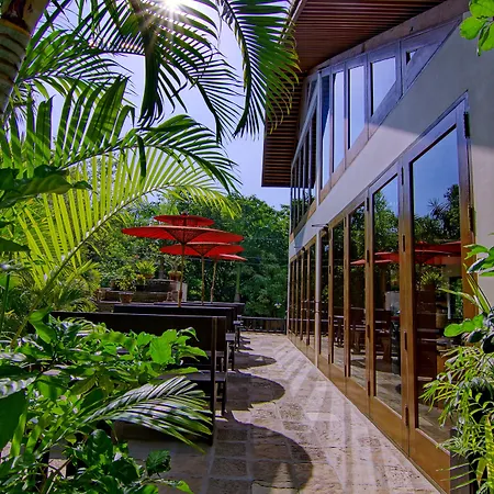 The Hotel By The Red Canal-3