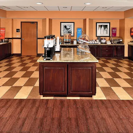 Hampton Inn & Suites Fredericksburg-3