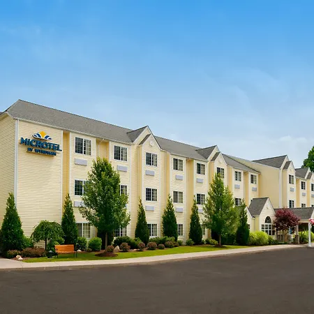 Microtel Inn & Suites Beckley East-3