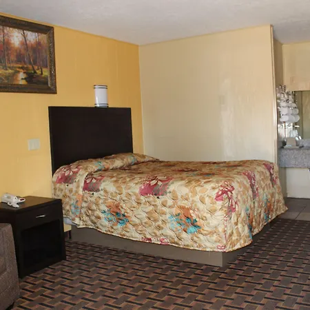 Charles Wesley Motor Lodge Downtown Broken Bow- Hochatown-3