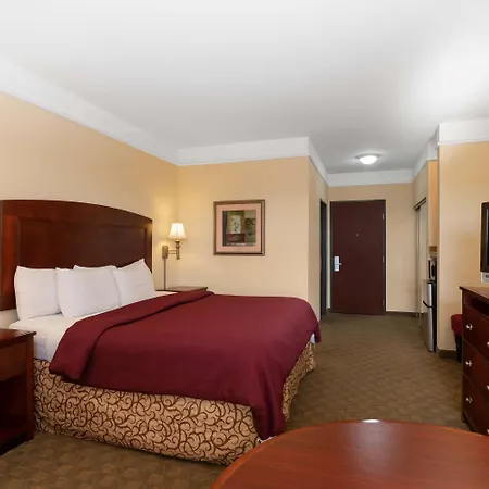 La Quinta By Wyndham Dodge City-2