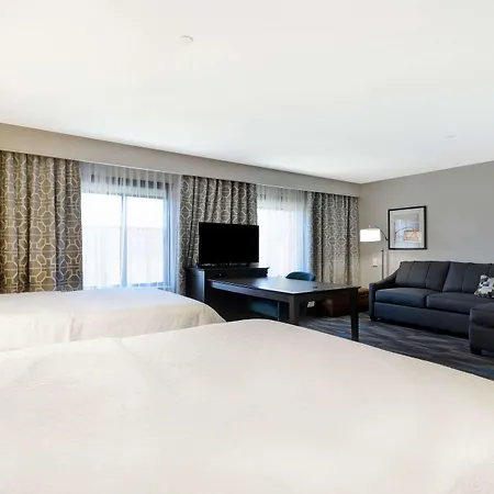 Hampton Inn & Suites Los Angeles Burbank Airport-3