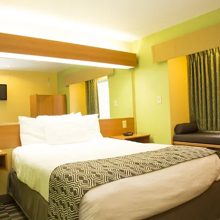 Microtel Inn & Suites By Wyndham Panama City-3