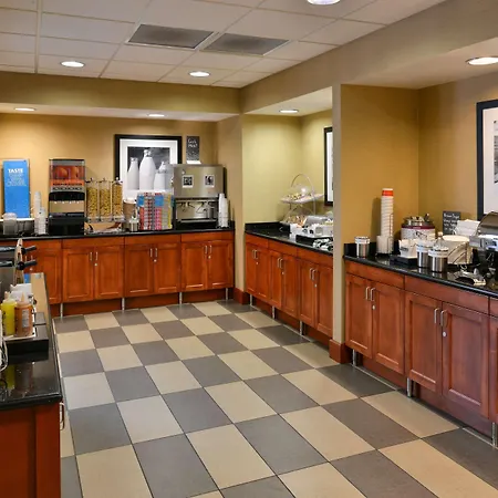 Hampton Inn & Suites Tacoma-2