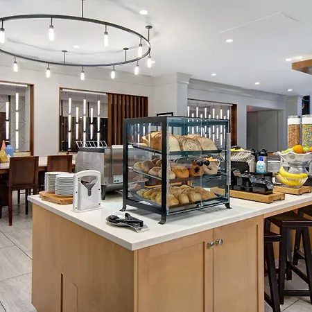 Hilton Garden Inn Terre Haute-3