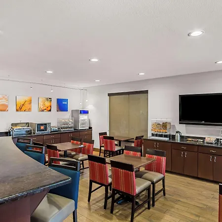 Comfort Suites Lindale-2
