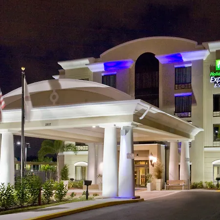 Holiday Inn Express Hotel & Suites Tampa-Usf-Busch Gardens By Ihg-2