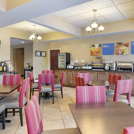 Comfort Inn & Suites Lumberton Central I-95-3