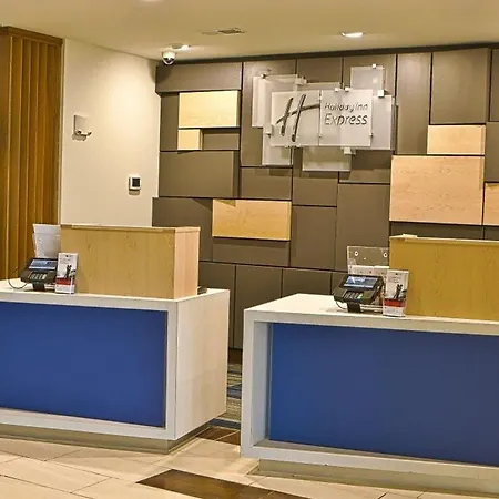 Holiday Inn Express Mccomb By Ihg-2