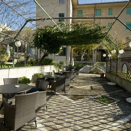 Hotel Villa Ricci&Benessere-3