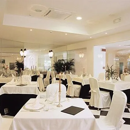 M Glamour Hotel-2