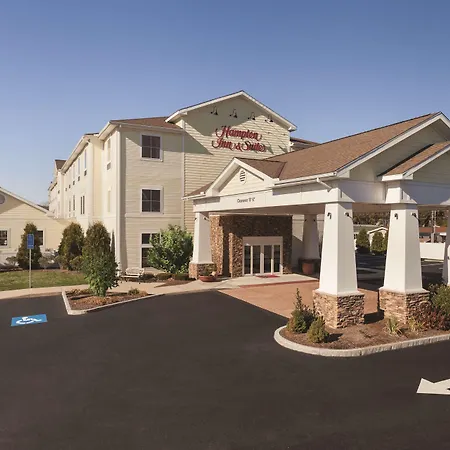 Hampton Inn & Suites Mystic-2