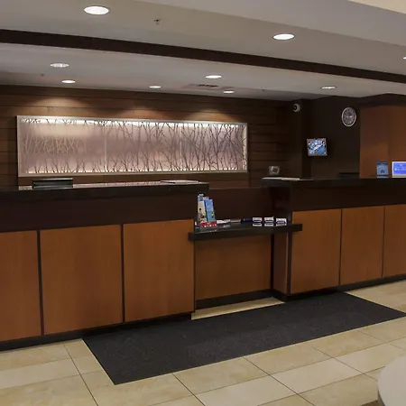 Fairfield Inn & Suites Bedford-2
