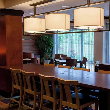 Fairfield Inn & Suites Bedford-3