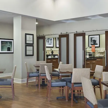 Hampton Inn & Suites Little Rock-Downtown-3