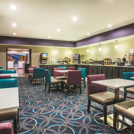 La Quinta By Wyndham Russellville-3