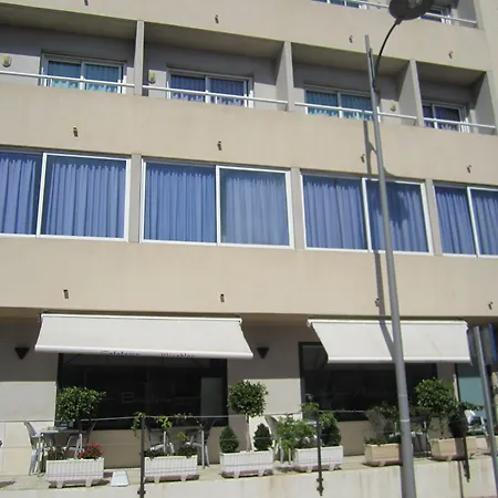 Hotel y Apartamentos Mirablau-3