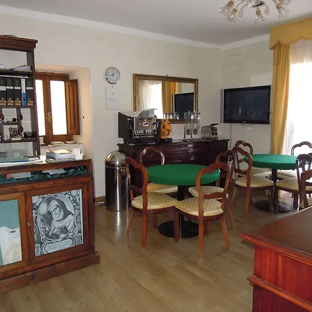 Sant'Agostino Guest Rooms-2