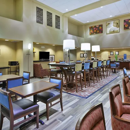 Hampton Inn & Suites Wichita-Northeast-3