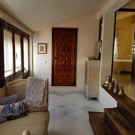 Palacio Del Cobertizo De Santa Ines-3