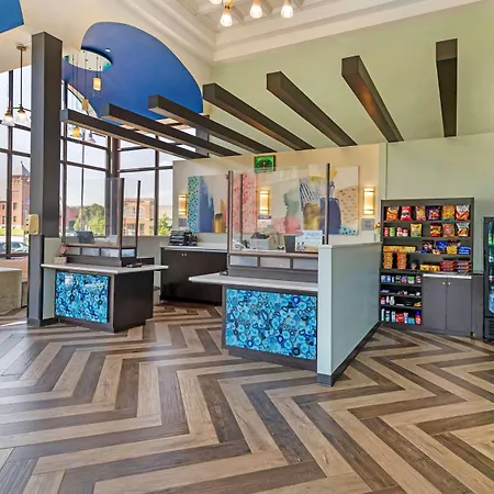 Best Western Plus Landmark Inn-3