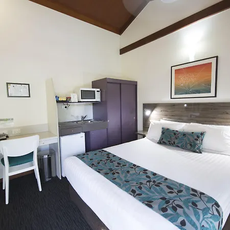 Palms City Resort-3