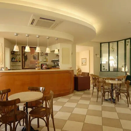 Hotel Mocambo piscina, spiaggia e biciclette-3