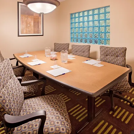 Holiday Inn Express Hotel & Suites St. Charles By Ihg-2