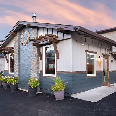 The Coho Oceanfront Lodge-2