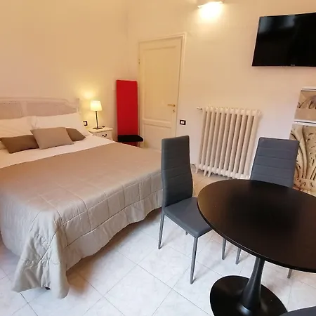 Leone X Guest House-2