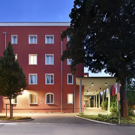 Novina Hotel Tillypark-3