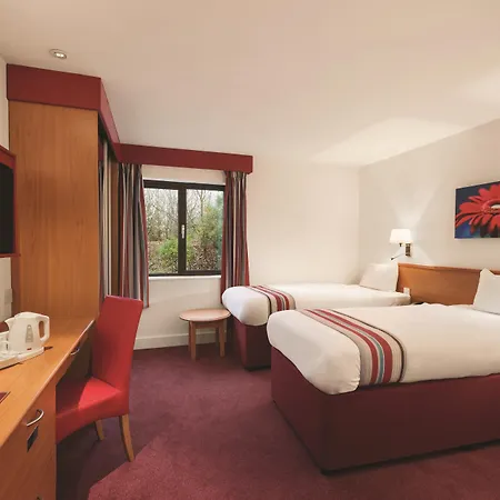 Ramada Cambridge-3