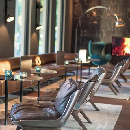 Motel One Hamburg Airport-3