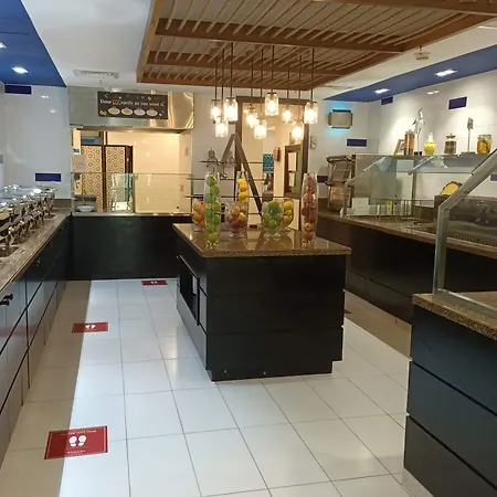 Ramada By Wyndham Downtown Dubai-2