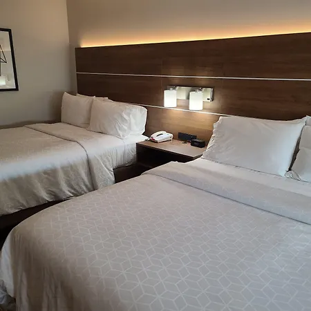 Holiday Inn Express & Suites Woodland Hills By Ihg-2