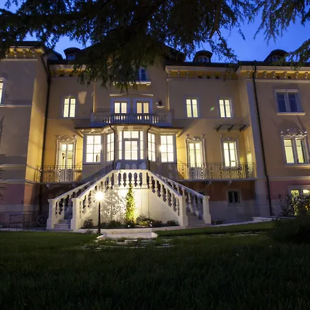 Villa Italia Luxury Suites And Apartments-3