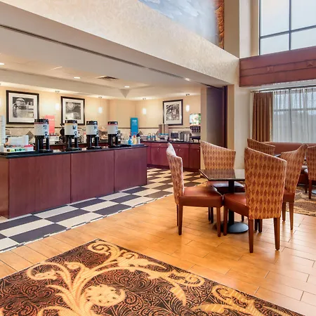 Hampton Inn & Suites Arcata-3