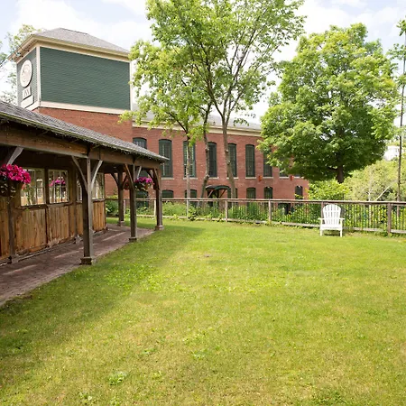 The Common Man Inn & Restaurant-3