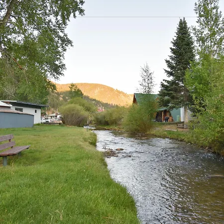 Alpine Lodge Red River-3