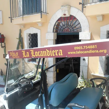 La Locandiera affittacamere-3
