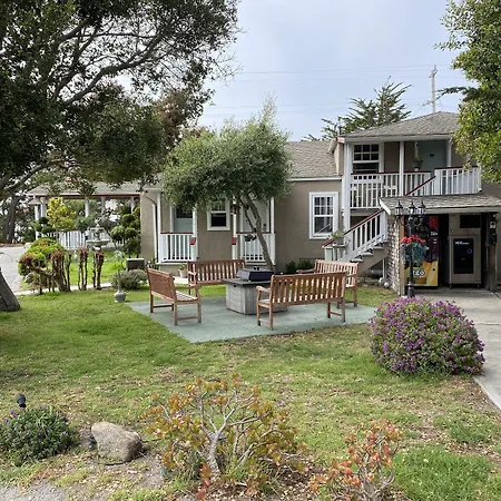Bide-A-Wee Inn And Cottages-3