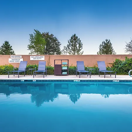 Fairfield Inn & Suites Redding-2