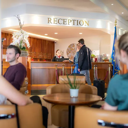Hotel Hanseatischer Hof-3